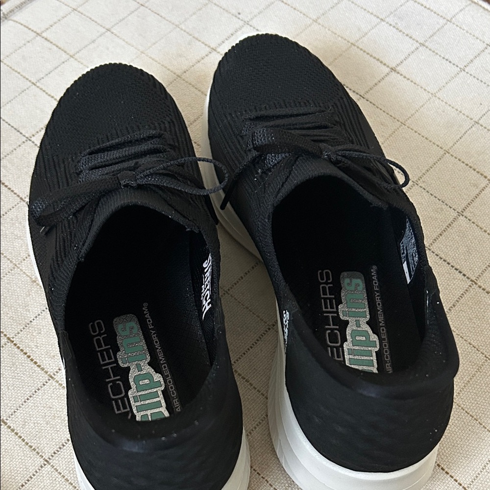 Skechers Women’s Black Slip Ins/Size 6M - Picture 3 of 6